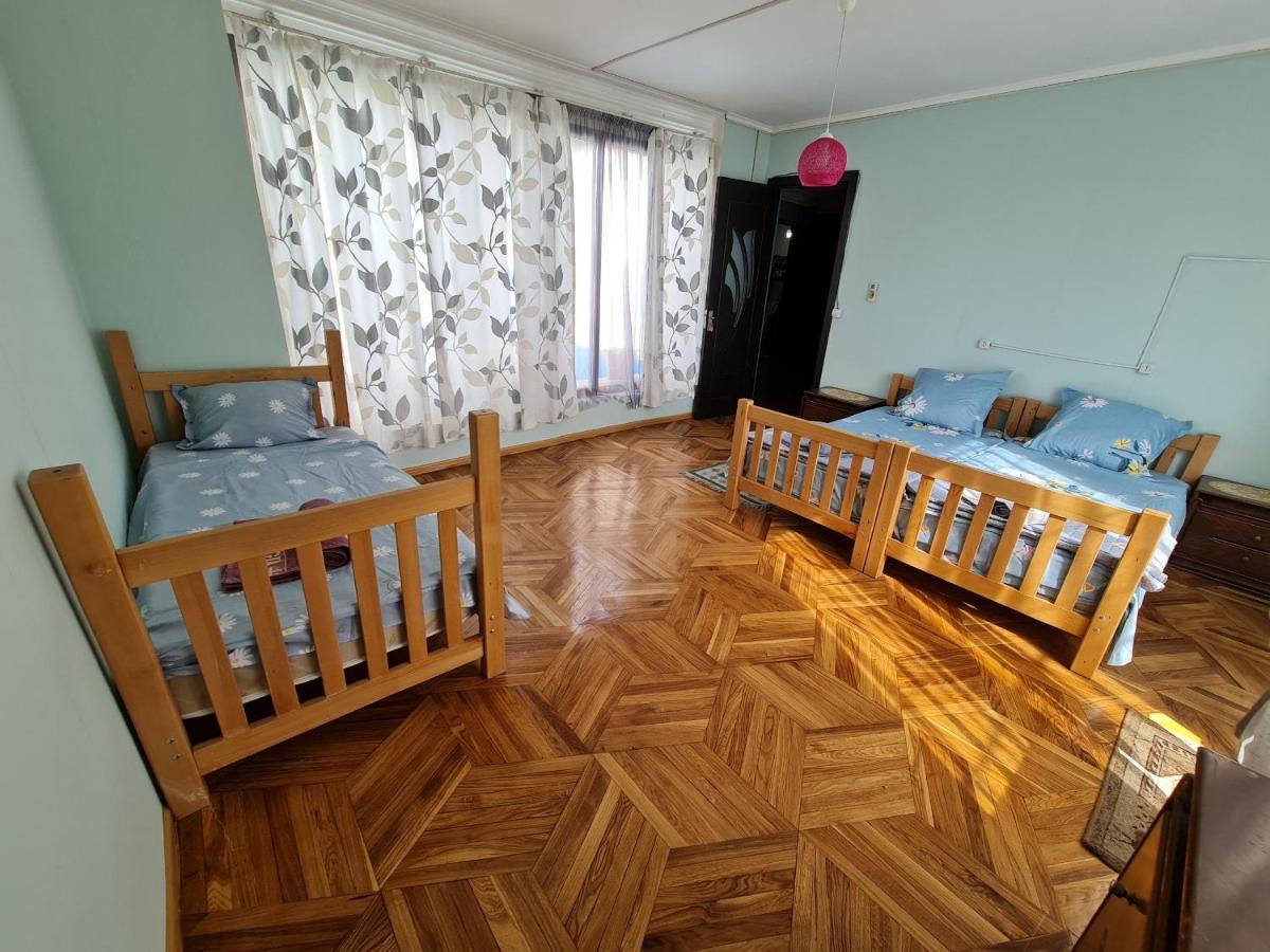 Guest House Sky Plus Tbilisi Ngoại thất bức ảnh